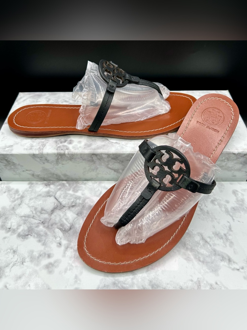 TORY BURCH Gabriel Flat Thong Sandals Leather. Size 8 M